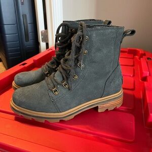 Sorel Waterproof Stylish Gray Lace-Up Boots